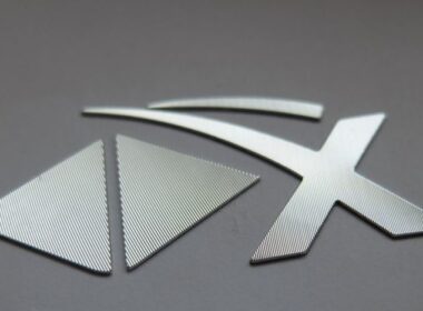 cena logo aluminium ze szlifem diamentowym